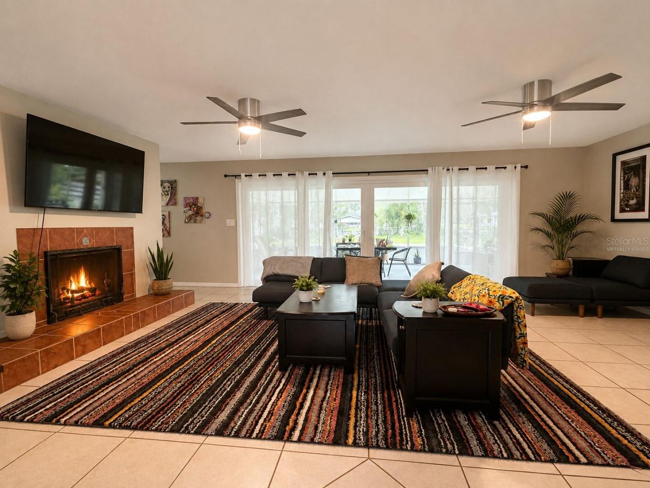 Photo 10 of 20: family room virtually staged