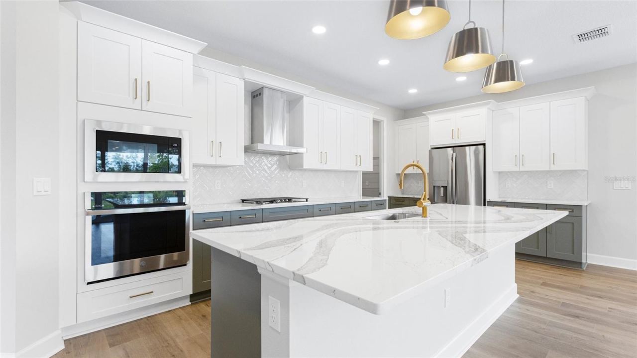 Photo 8 of 20: Kitchen