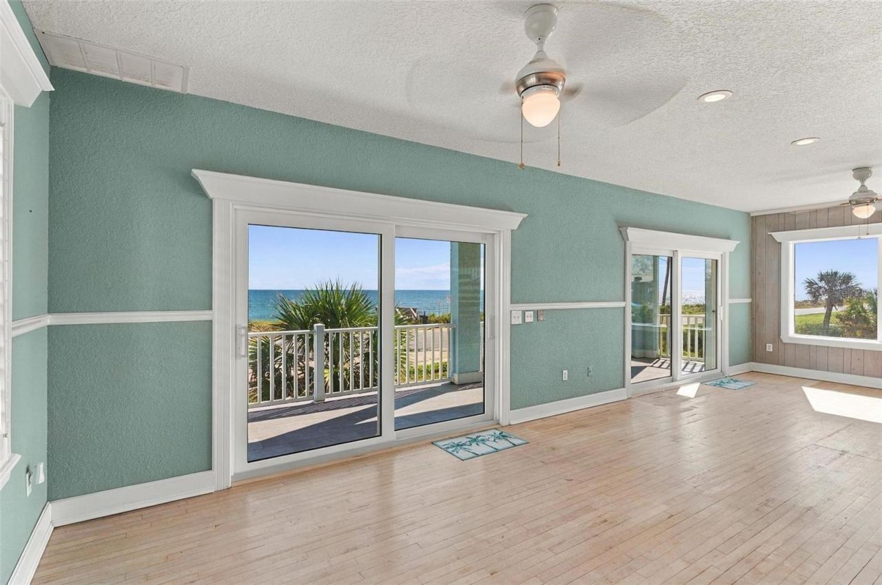 Photo 14 of 20: Dining Rm w/ocean views