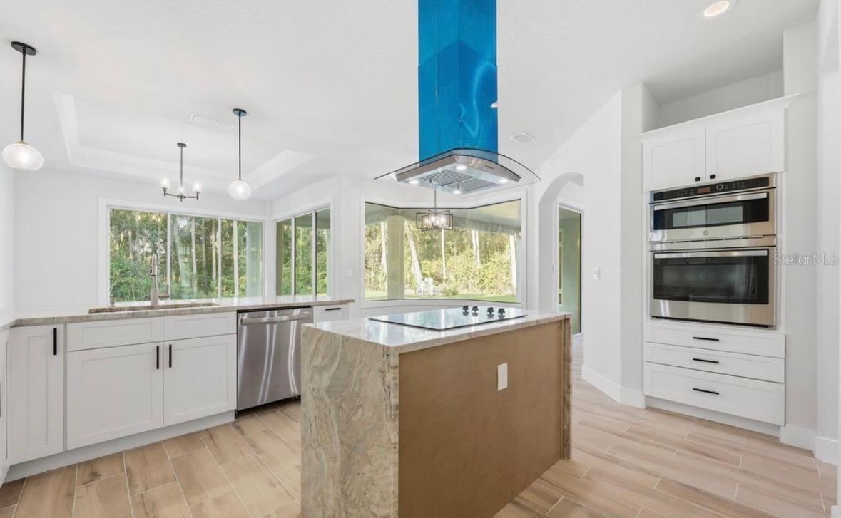 Photo 15 of 20: Kitchen island