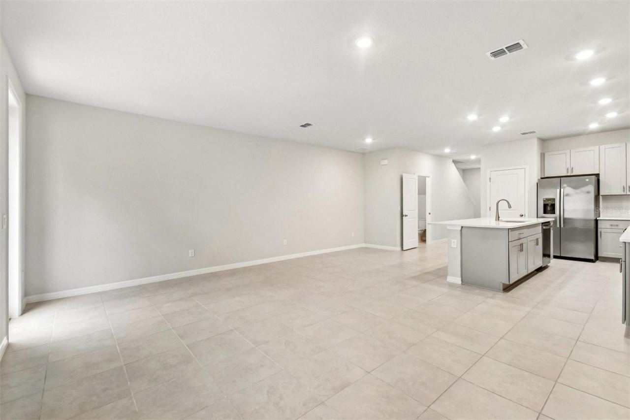 Photo 9 of 20: Family Room