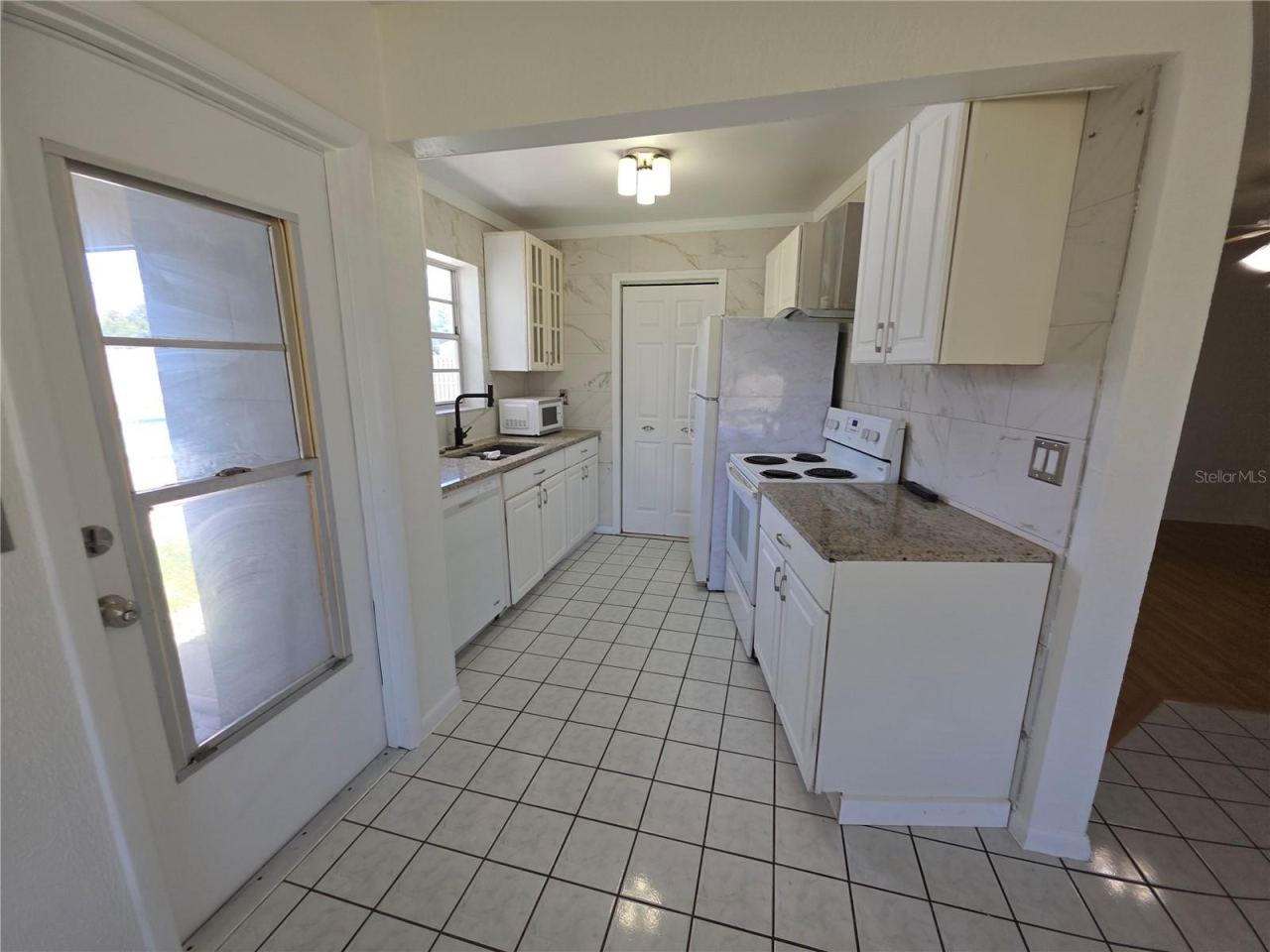 Photo 6 of 20: Kitchen