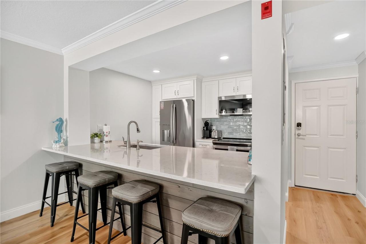 Photo 8 of 20: Kitchen with Eat in Counter