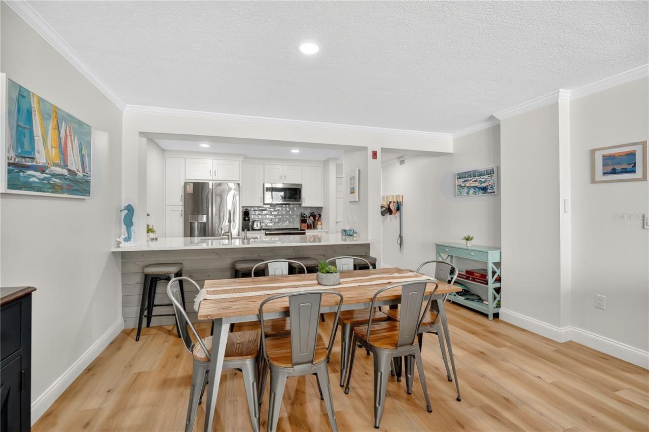 Photo 7 of 20: Dining room
