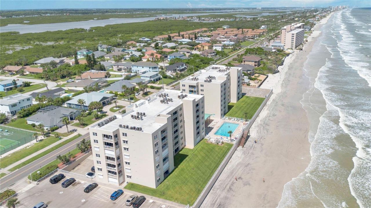 Photo 1 of 20: East Wind Condos