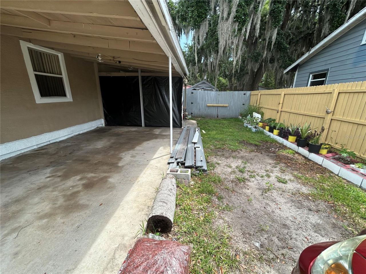 Photo 5 of 16: front yard