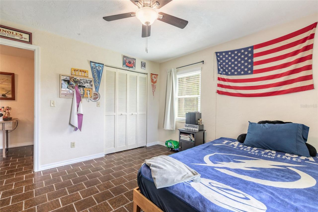 Photo 18 of 20: Guest bedroom