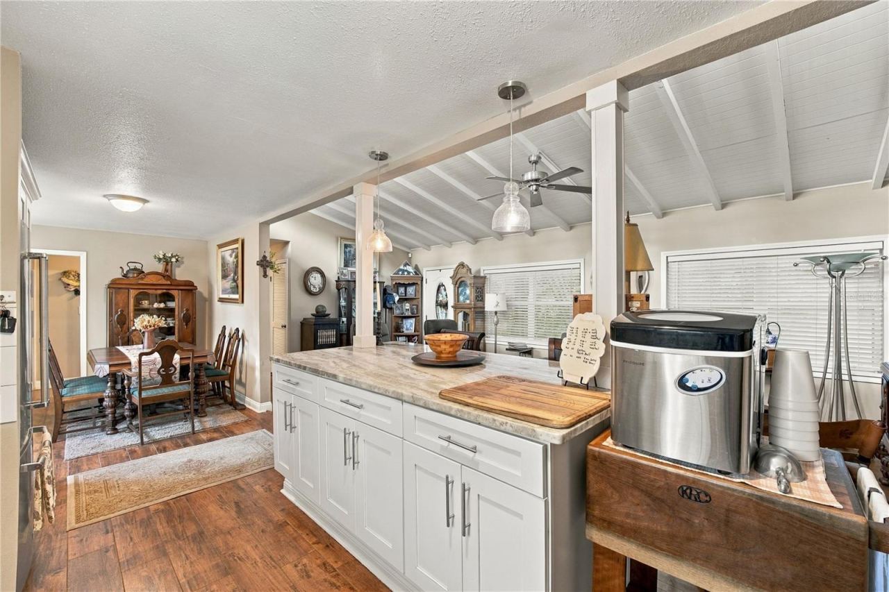 Photo 4 of 20: Kitchen