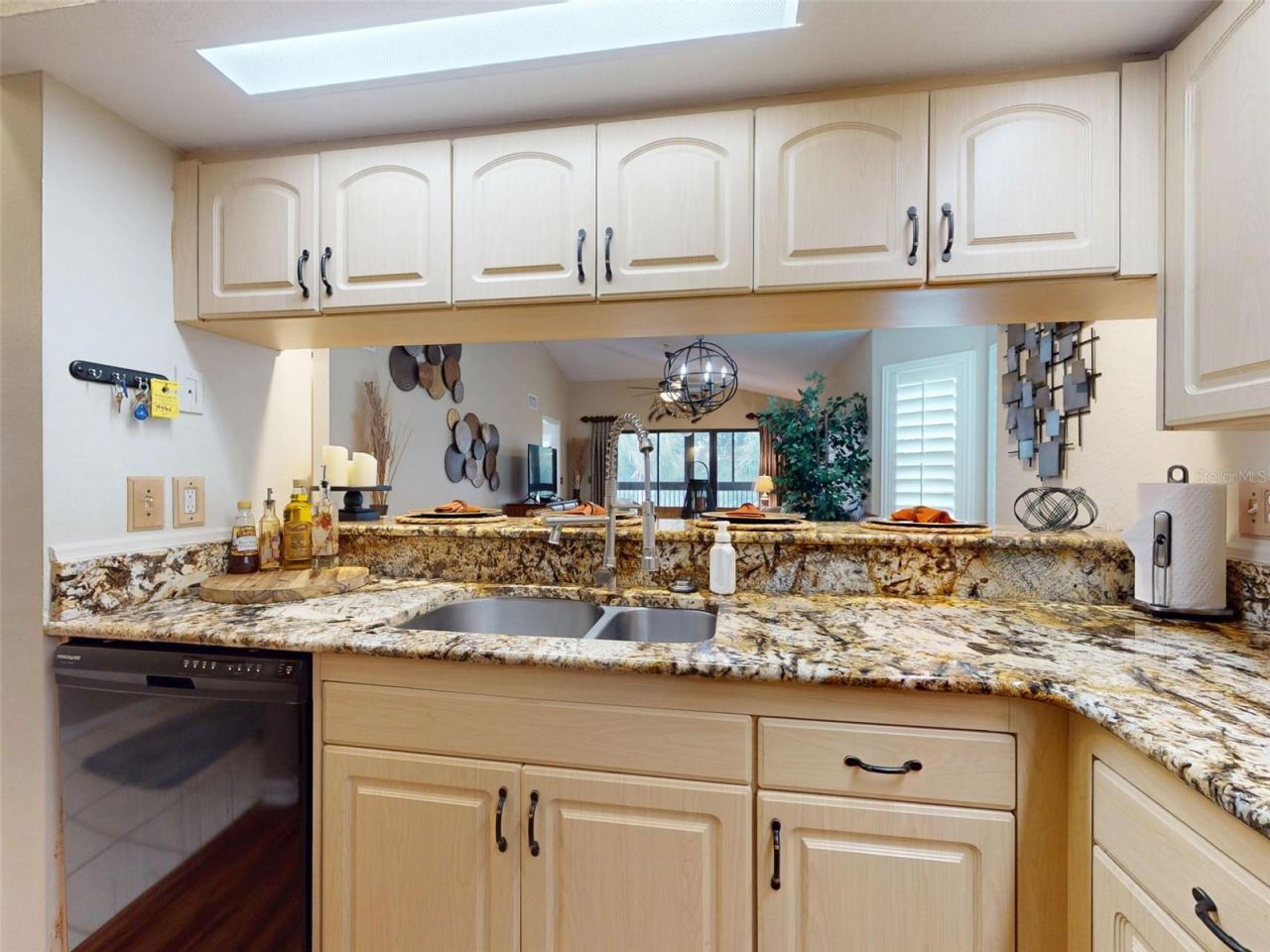Photo 3 of 20: Kitchen