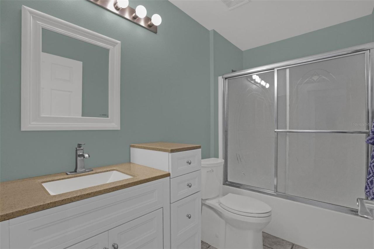 Photo 20 of 20: Bathroom 2