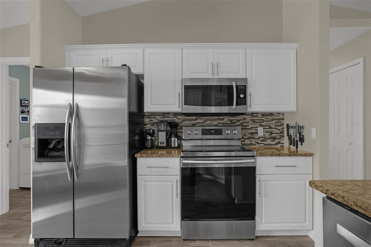 Photo 4 of 20: Granite countertops