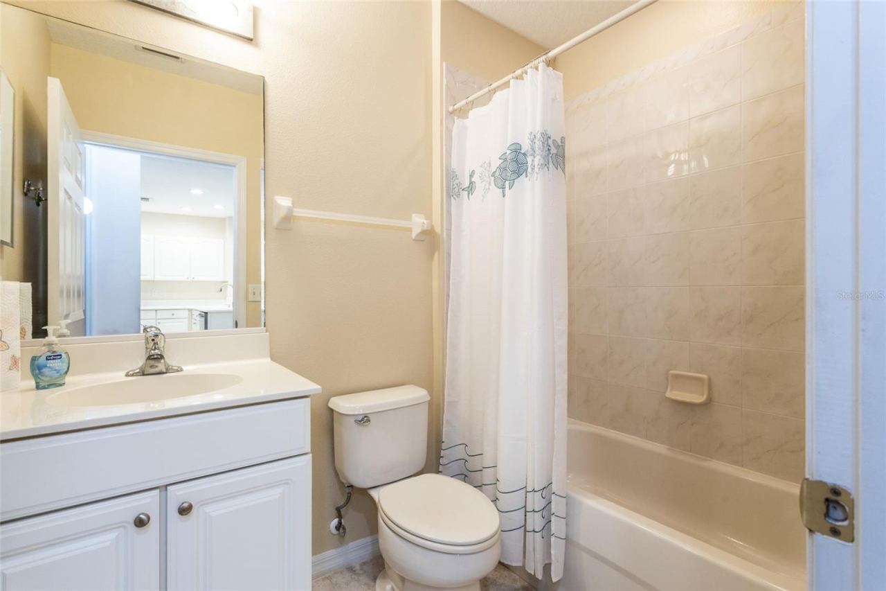 Photo 19 of 20: GUEST BATHROOM