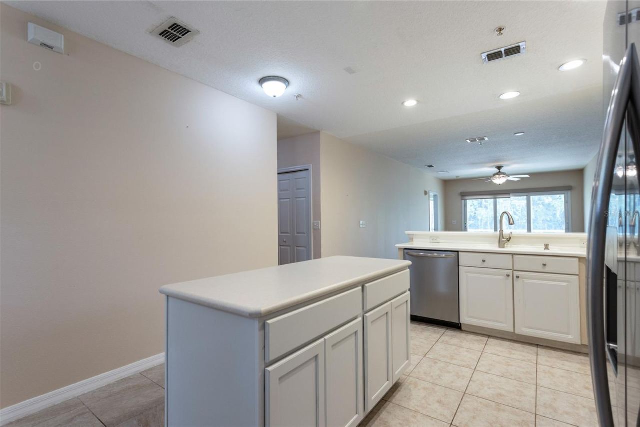 Photo 6 of 20: KITCHEN 4