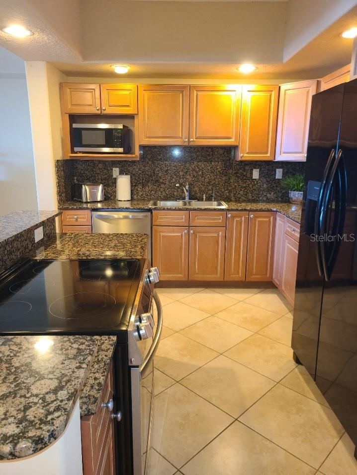 Photo 15 of 20: KITCHEN