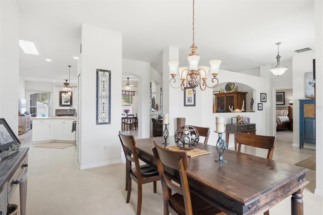 Photo 8 of 20: Dining area