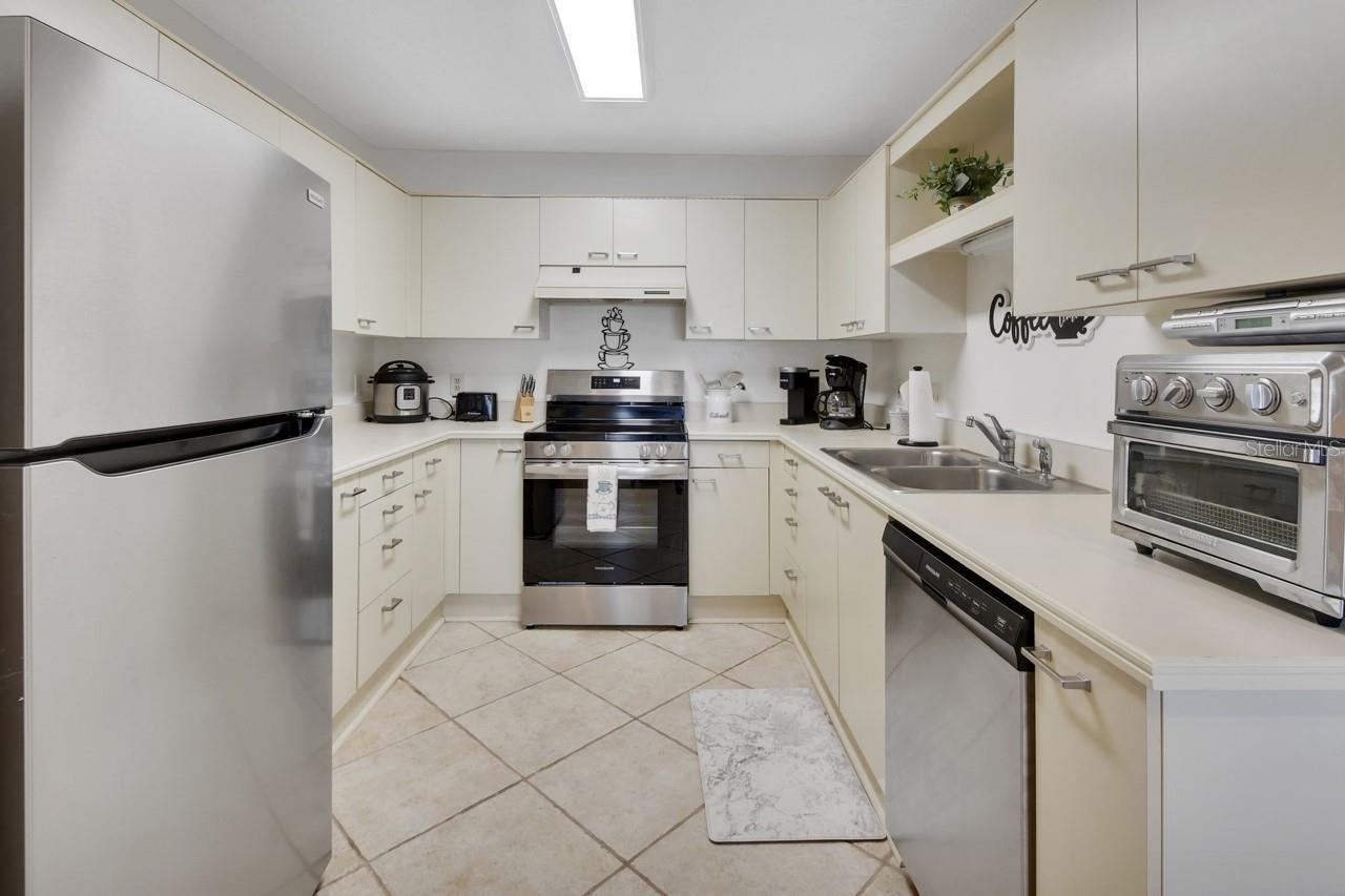 Photo 7 of 20: Kitchen