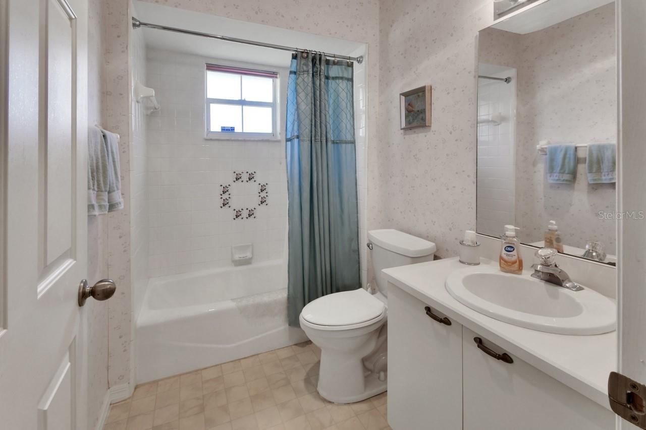 Photo 15 of 20: Bathroom 2