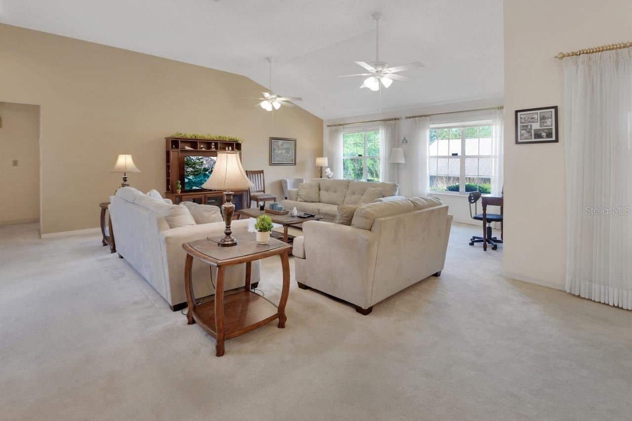 Photo 2 of 20: Living Room