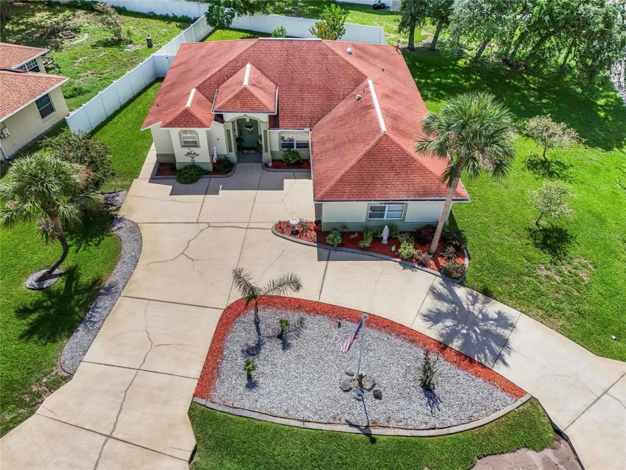 Photo 3 of 20: Large Circular Driveway on corner lot