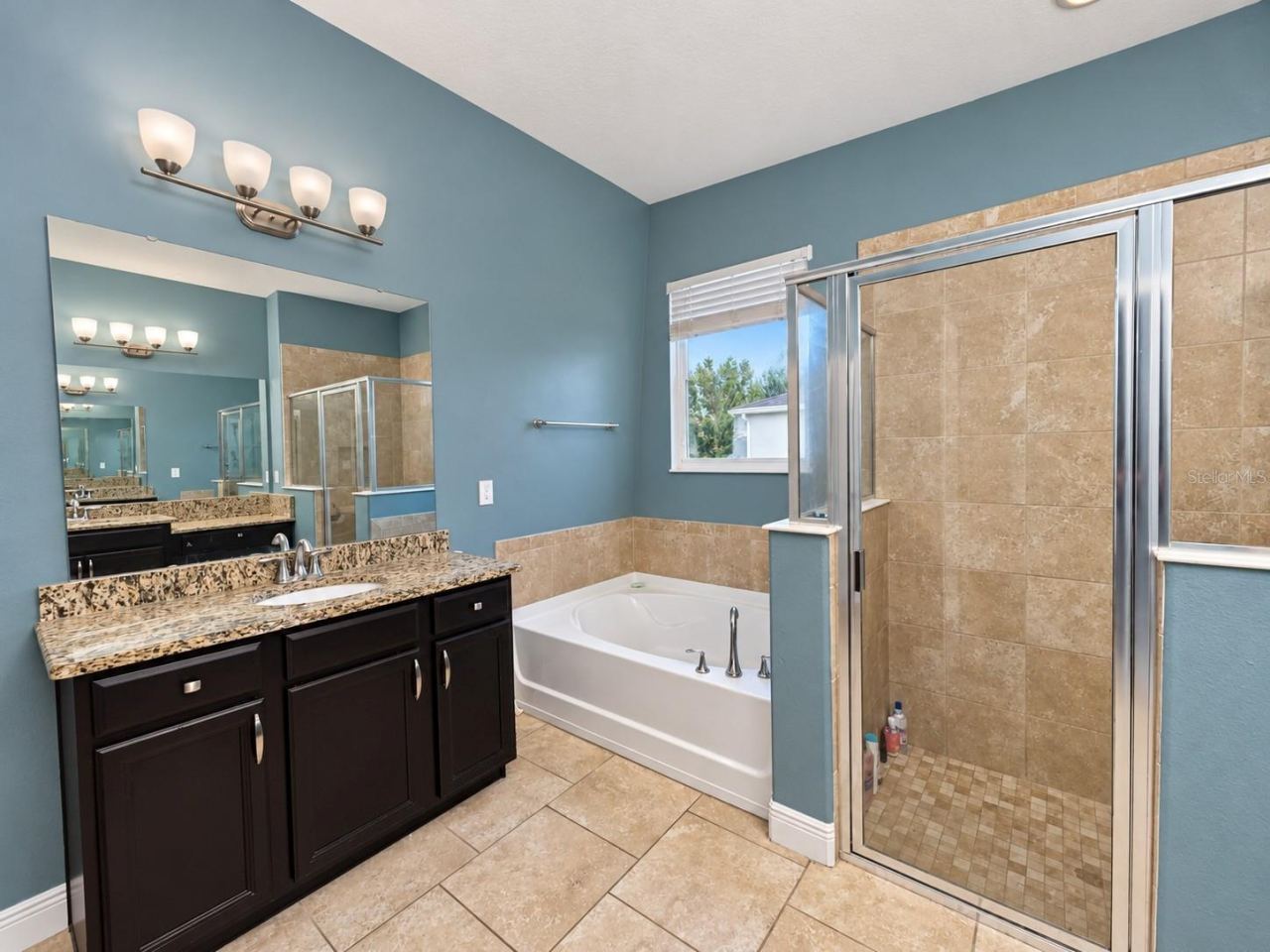Photo 17 of 20: Master Bath Room