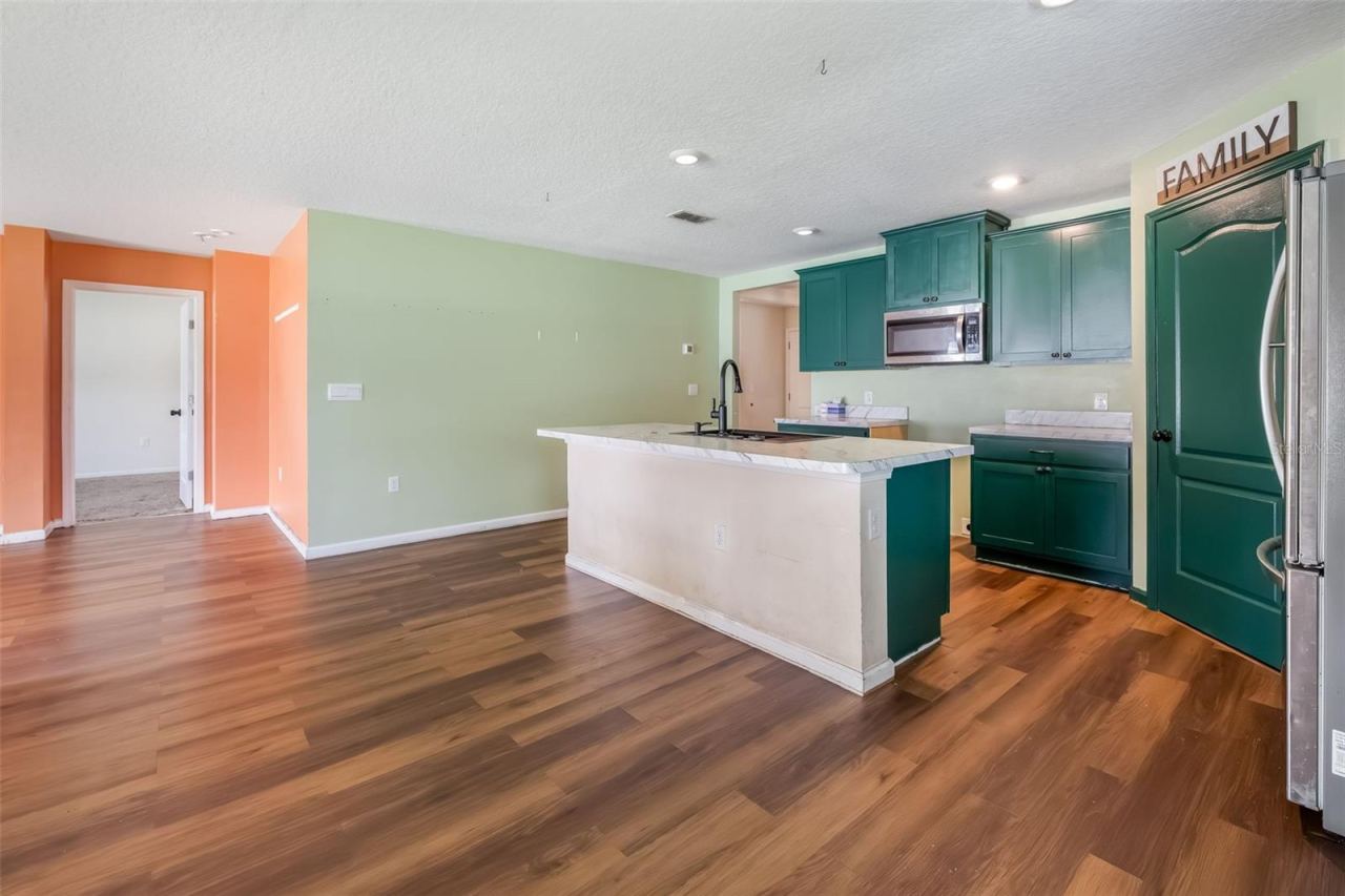 Photo 6 of 20
