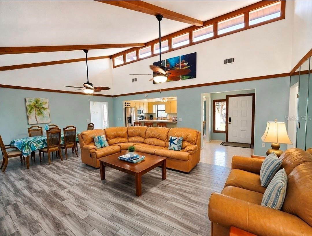 Photo 11 of 20: Living-dining roomsoaring ceilings