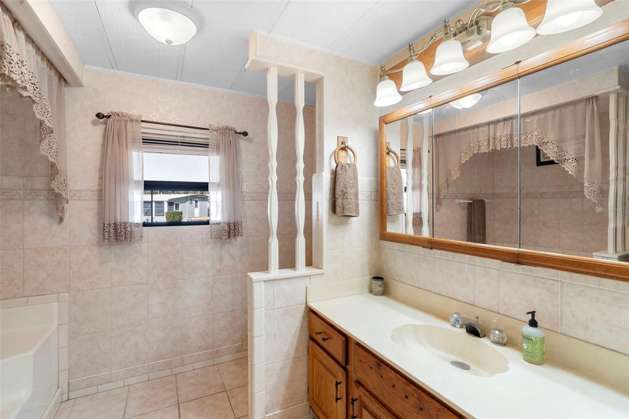 Photo 18 of 20: Master bath