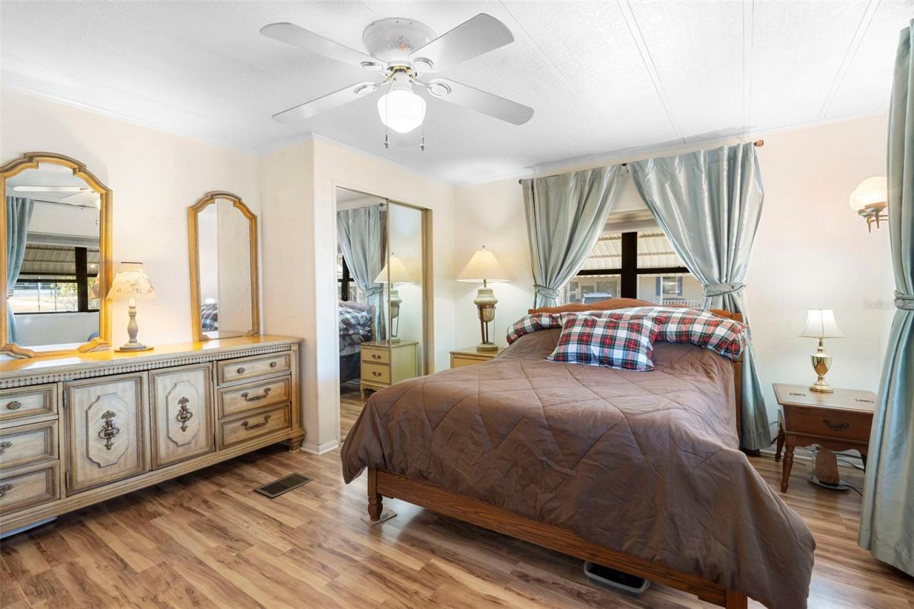 Photo 14 of 20: Master suite