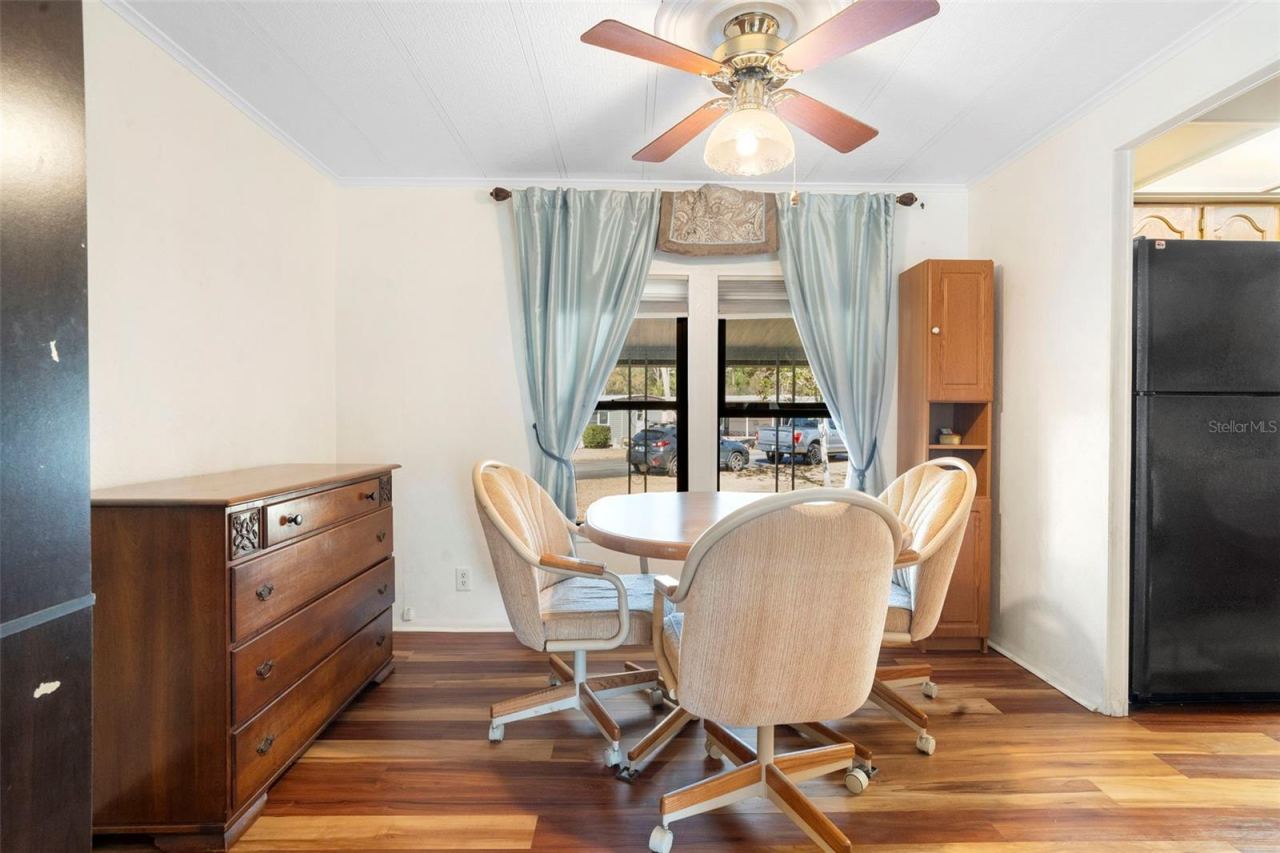 Photo 8 of 20: Dinette