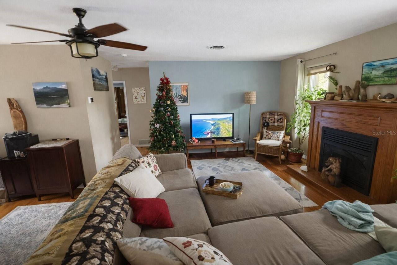 Photo 2 of 16