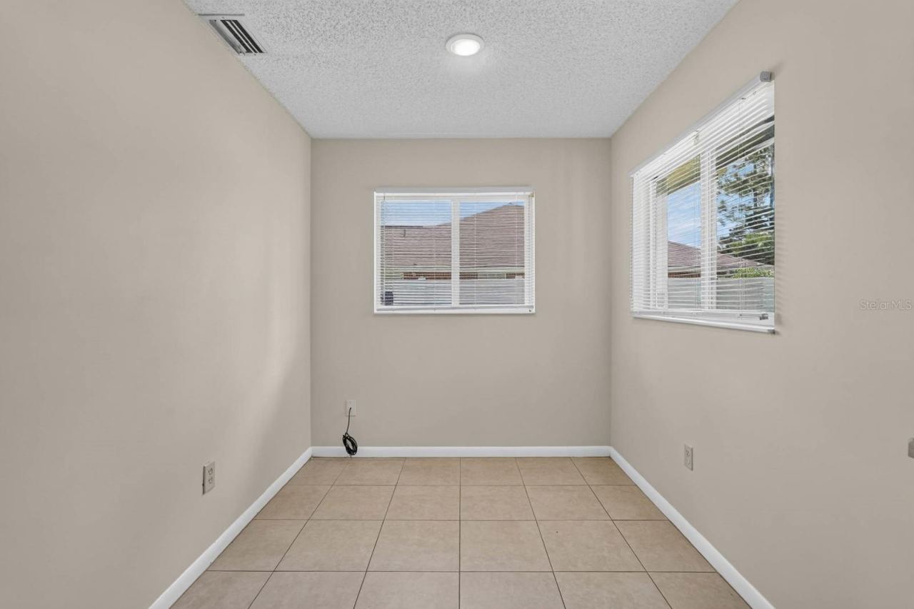 Photo 18 of 20