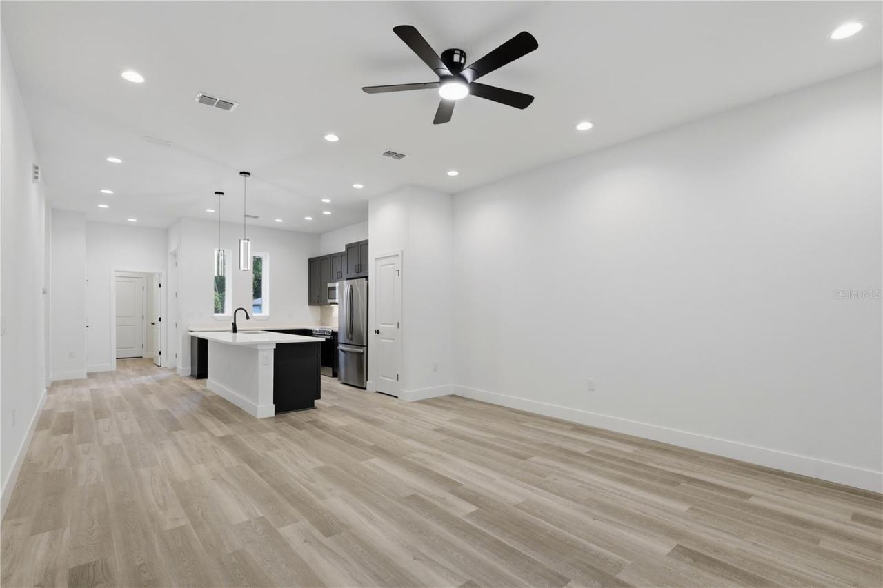 Photo 8 of 20
