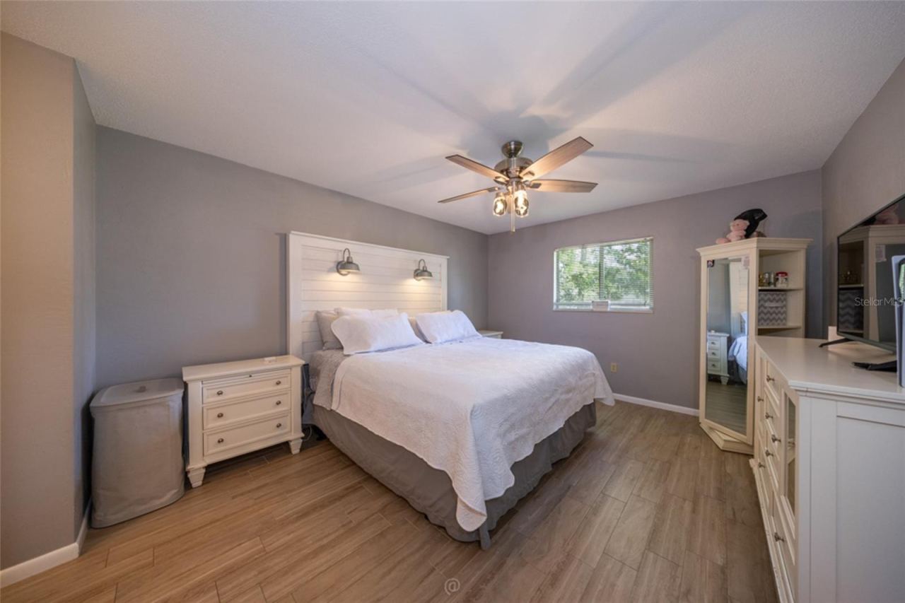 Photo 9 of 18: Primary Bedroom