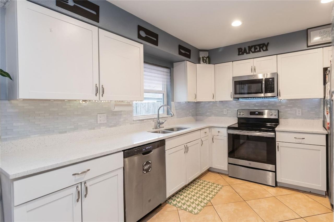 Photo 3 of 11: Kitchen