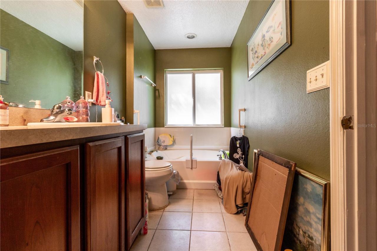 Photo 14 of 18: Primary bathroom