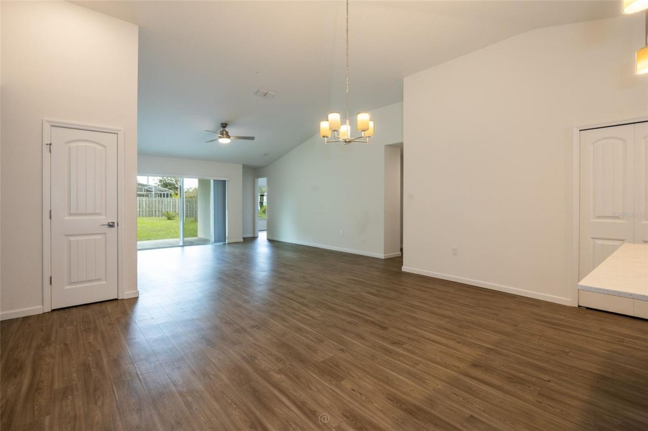 Photo 10 of 20: Dining and Living Room