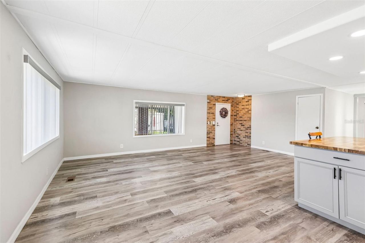 Photo 3 of 20: Dining room & Family room