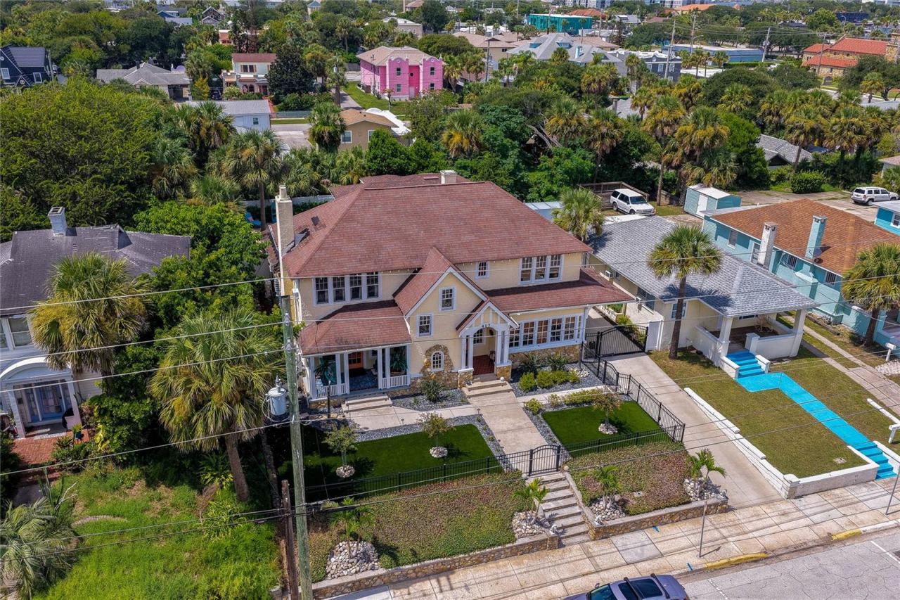 Photo 7 of 20: Part of the Seabreeze Historic District