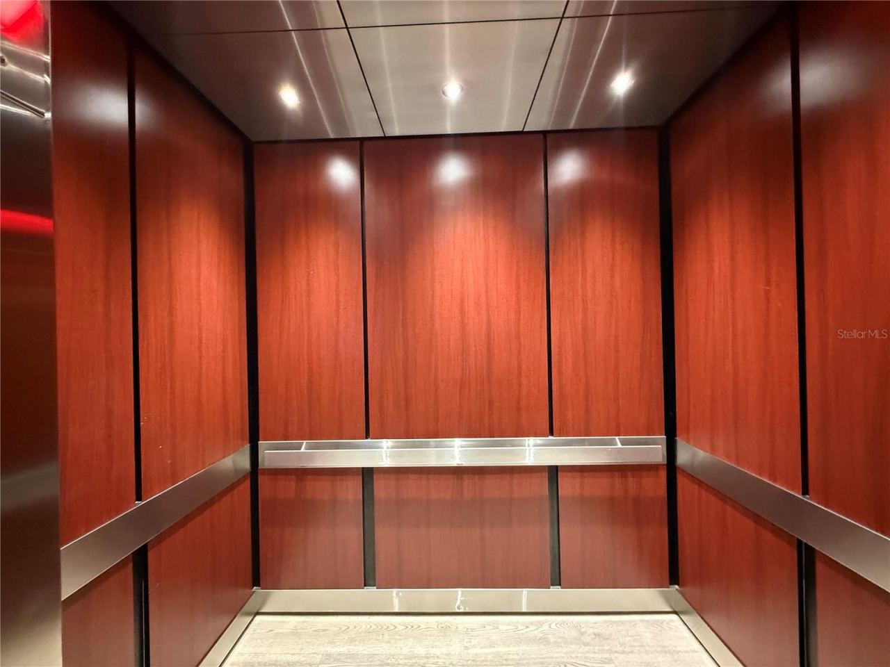 Photo 4 of 18: Elevator