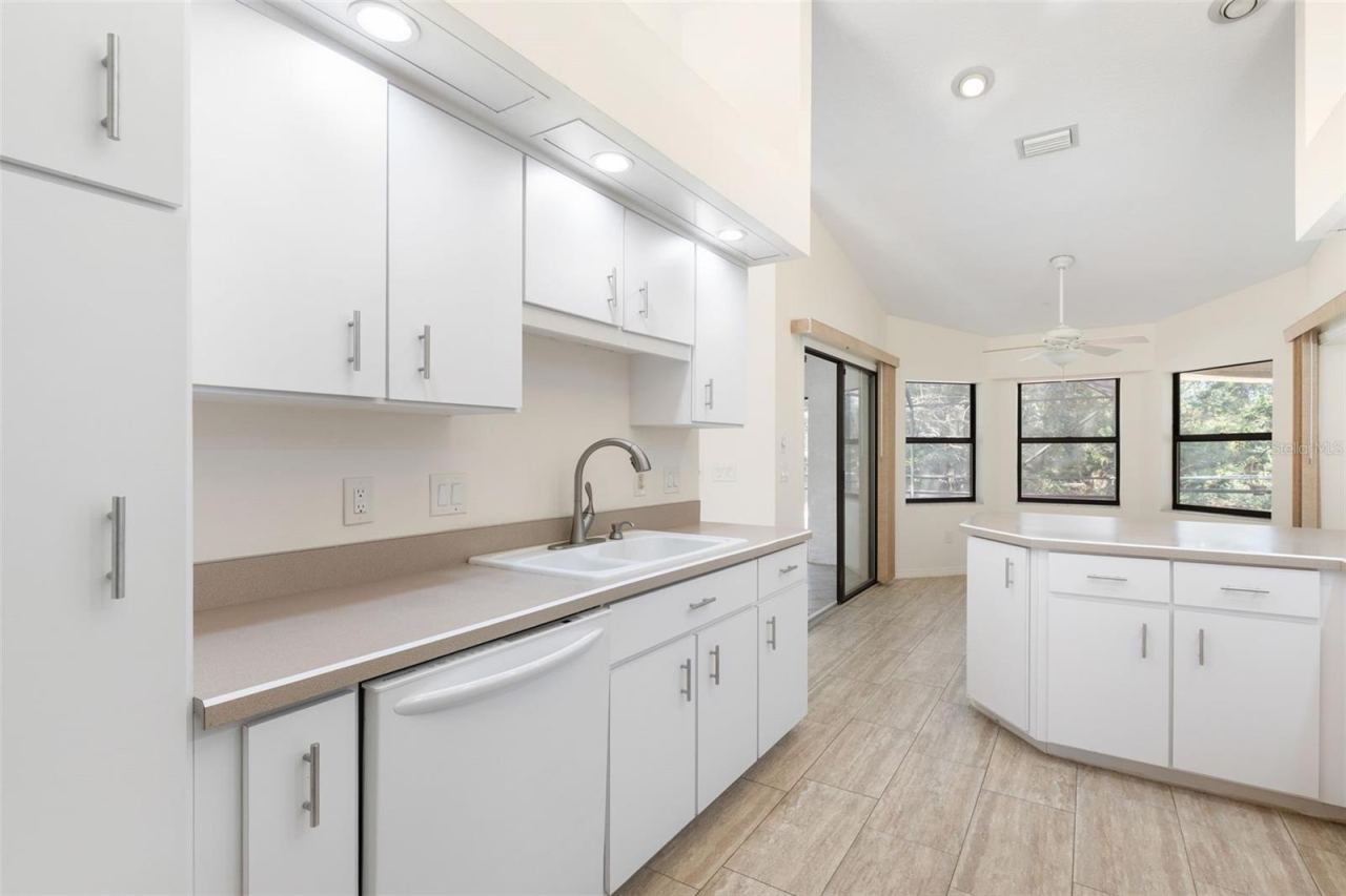 Photo 16 of 20