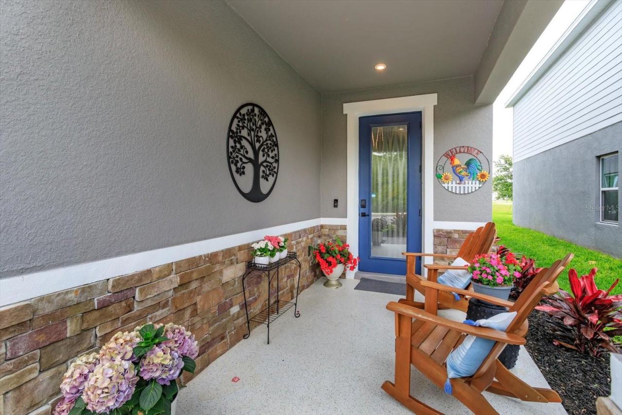 Photo 4 of 20: Porch