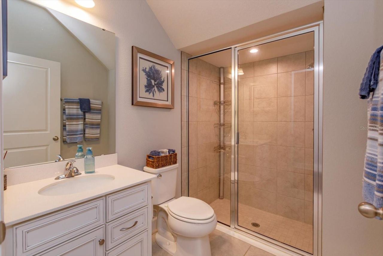 Photo 18 of 20: Full Bathroom Downstairs