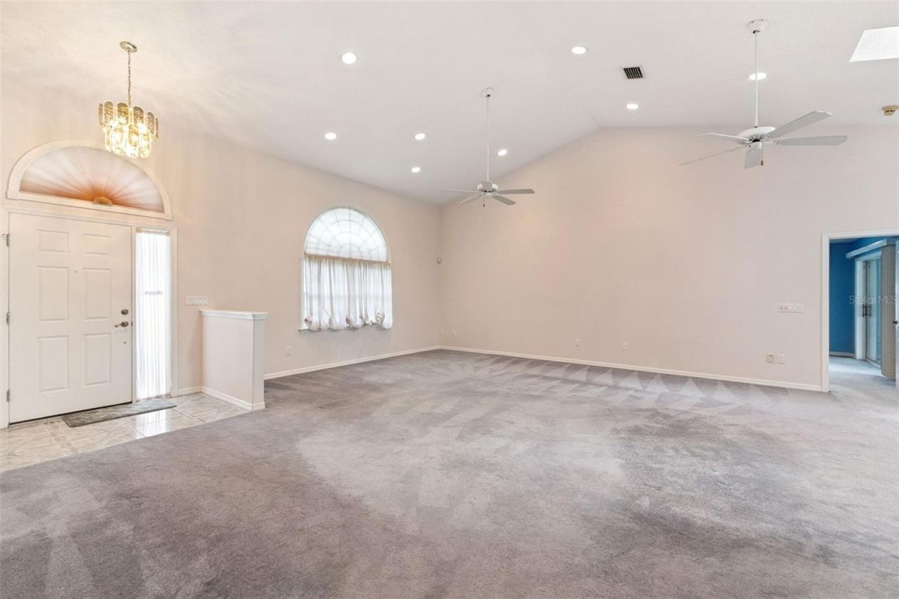 Photo 5 of 20: Great Room