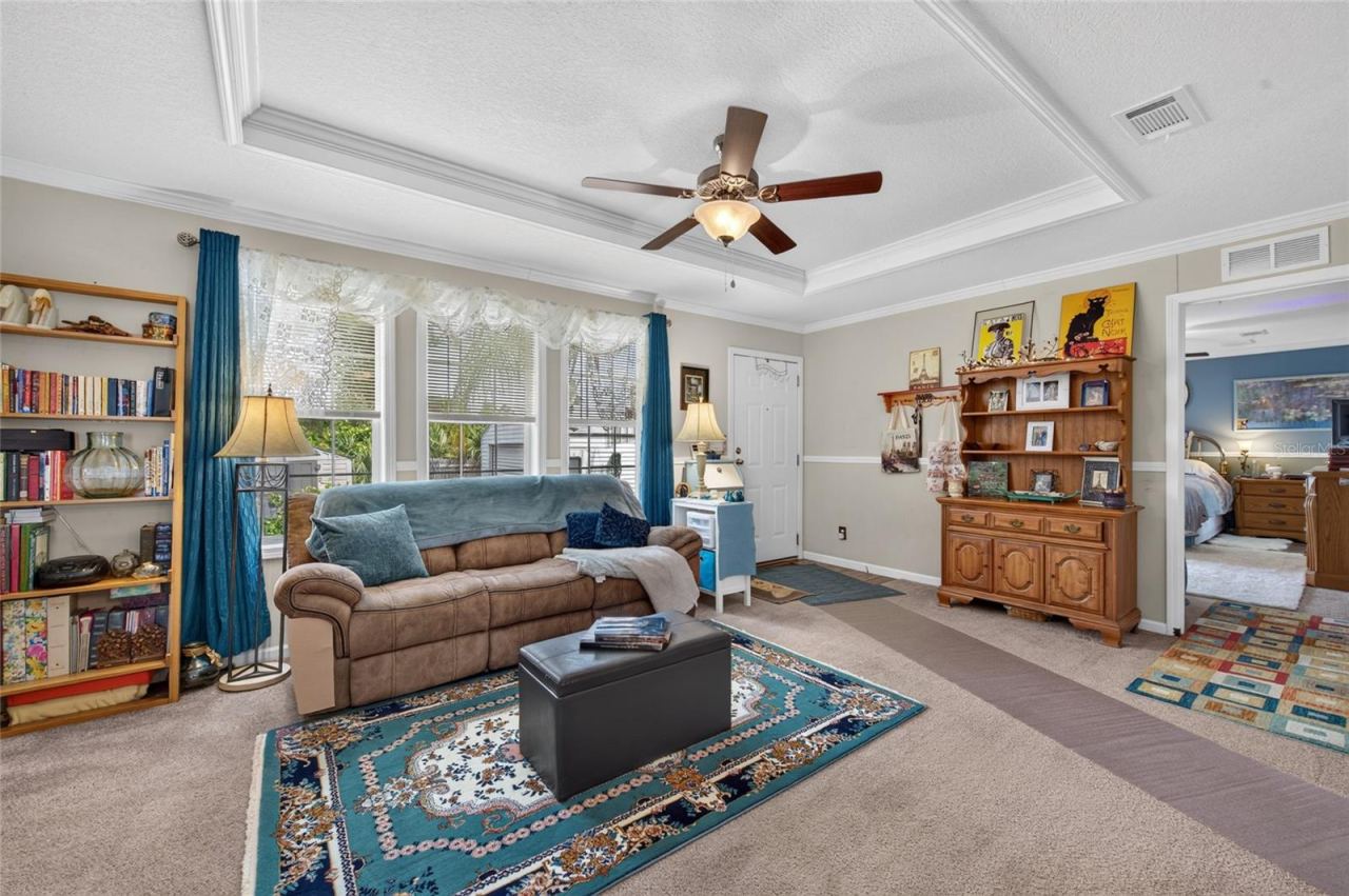 Photo 3 of 20: Living room