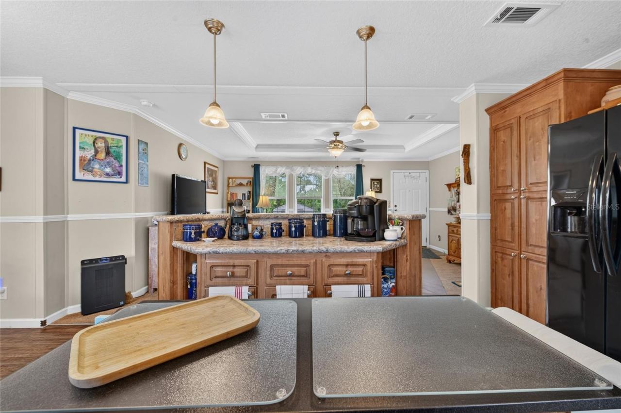 Photo 9 of 20: Kitchen/living room