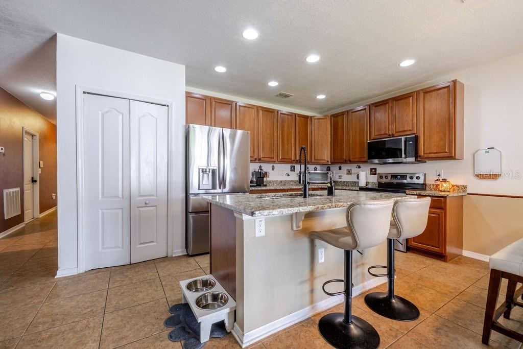 Photo 12 of 20: Kitchen breakfast bar and pantry