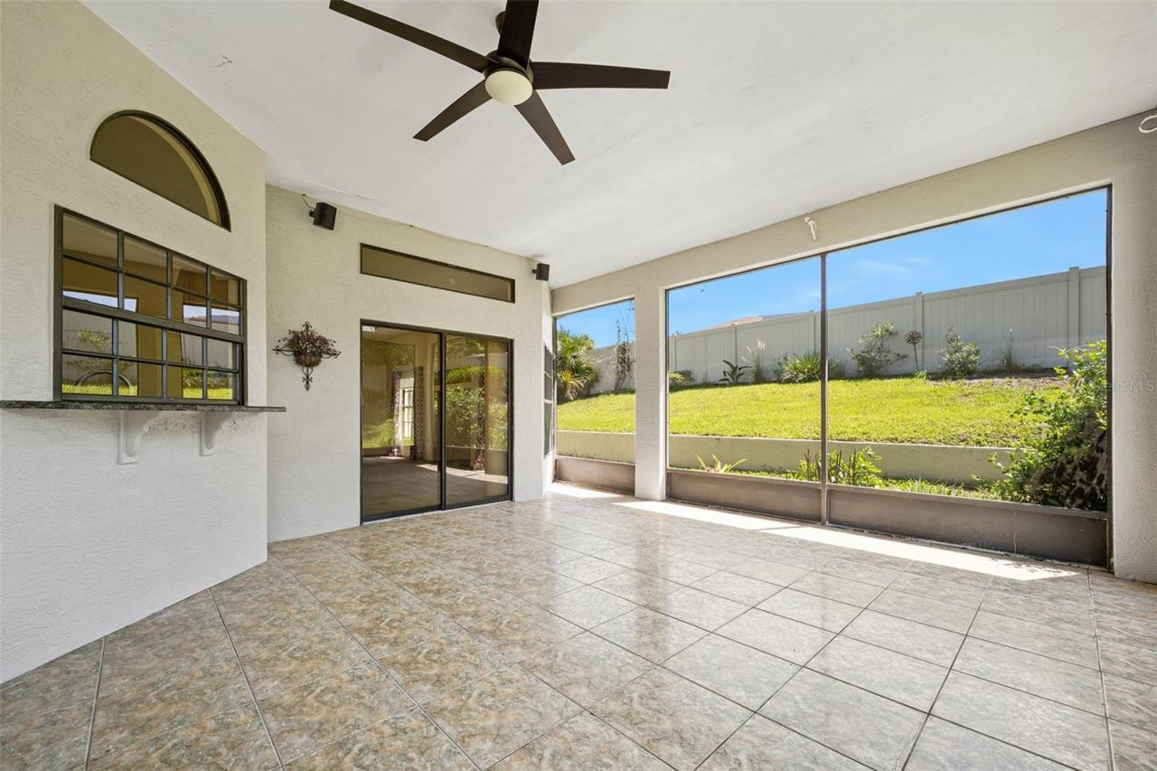 Photo 7 of 20: Huge screened lanai