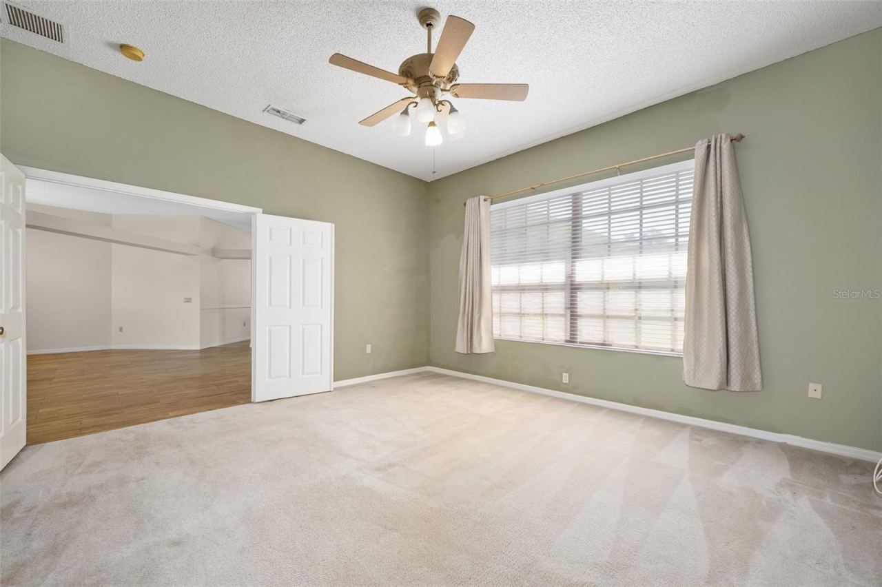 Photo 16 of 20: Primary bedroom