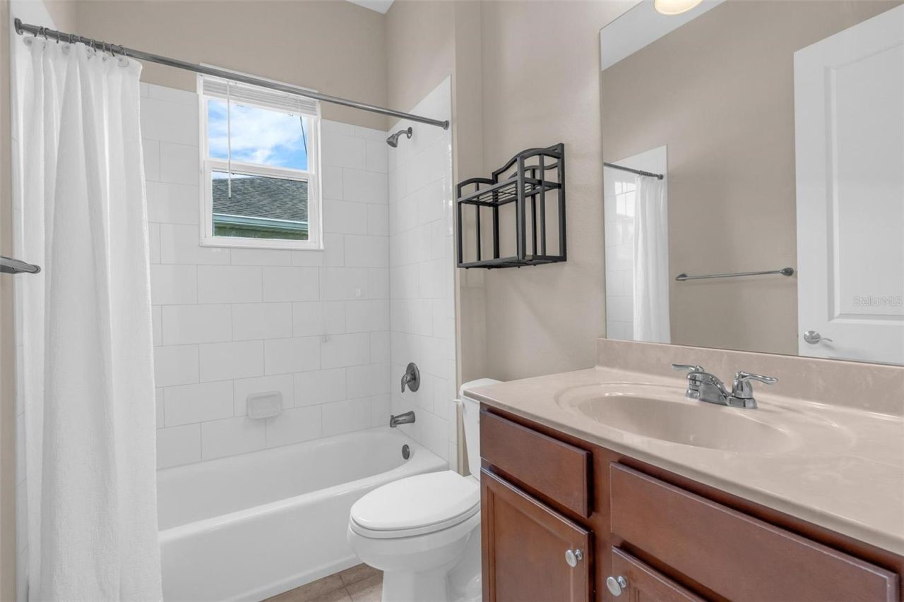 Photo 19 of 20: FULL BATH 2