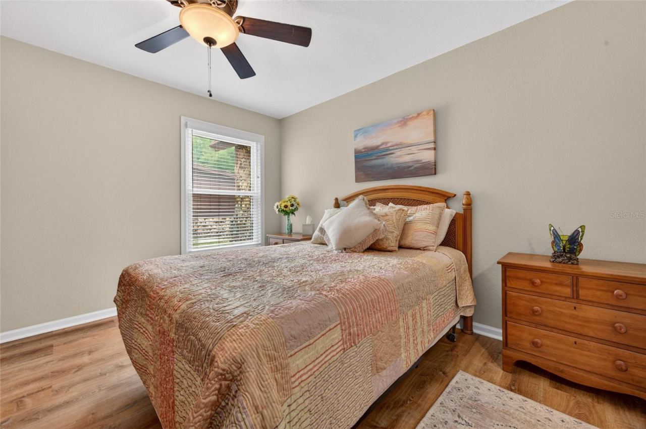 Photo 15 of 20: Flex Room used as a 3rd bedroom